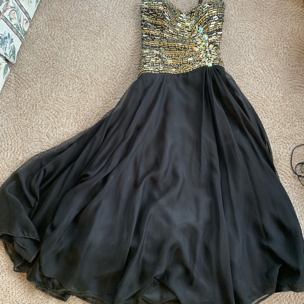 Gold strapless prom dress